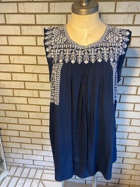 Forever 21 Navy Blue Sleeveless Embroidered Yoke Tunic